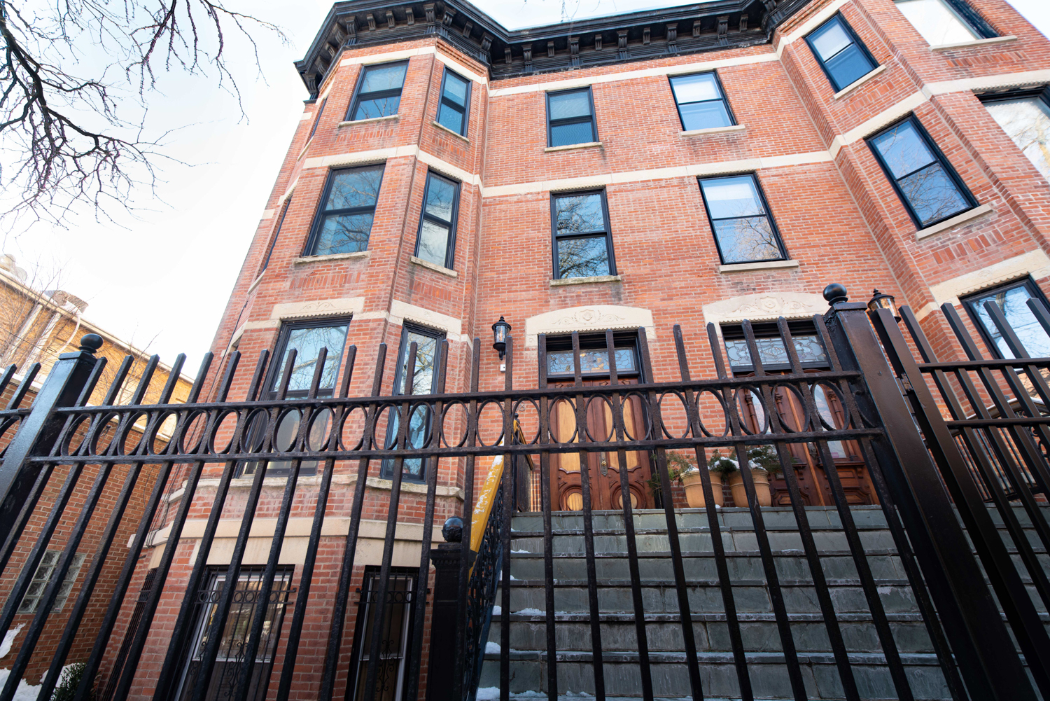 Lincoln Park Luxury 3 Bedroom, 2 Bath with large private deck