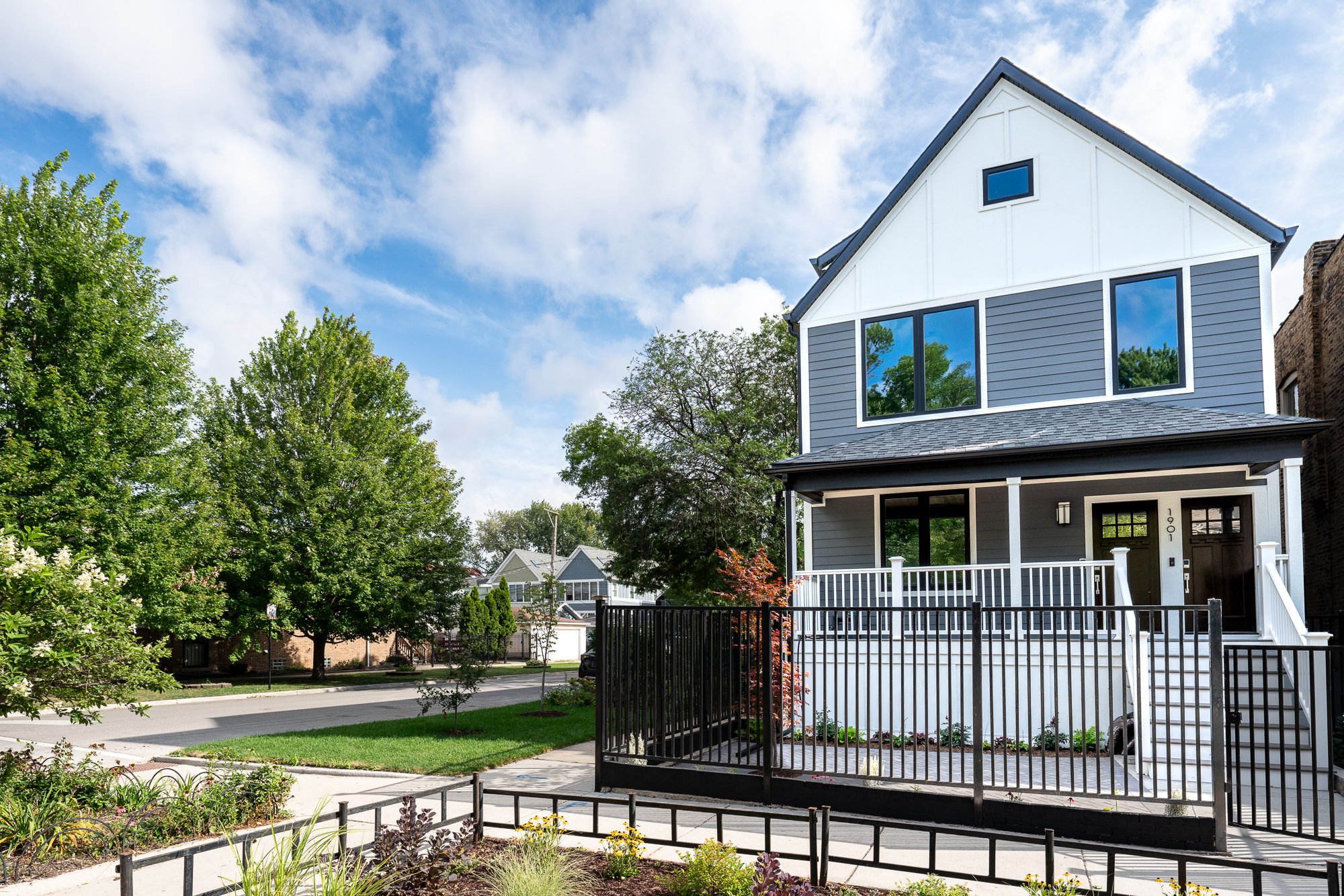 Beautiful 3 Bedroom Luxury Duplex near Andersonville